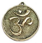 Placa Om dourado: O Som Primordial da Cria��o  